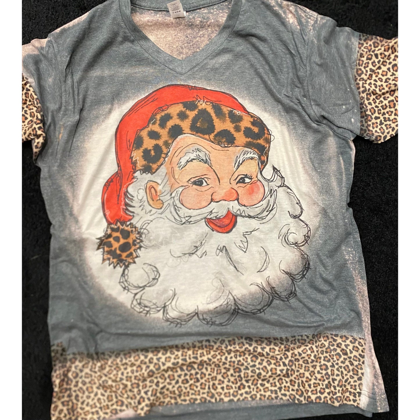Cheetah Santa V-neck