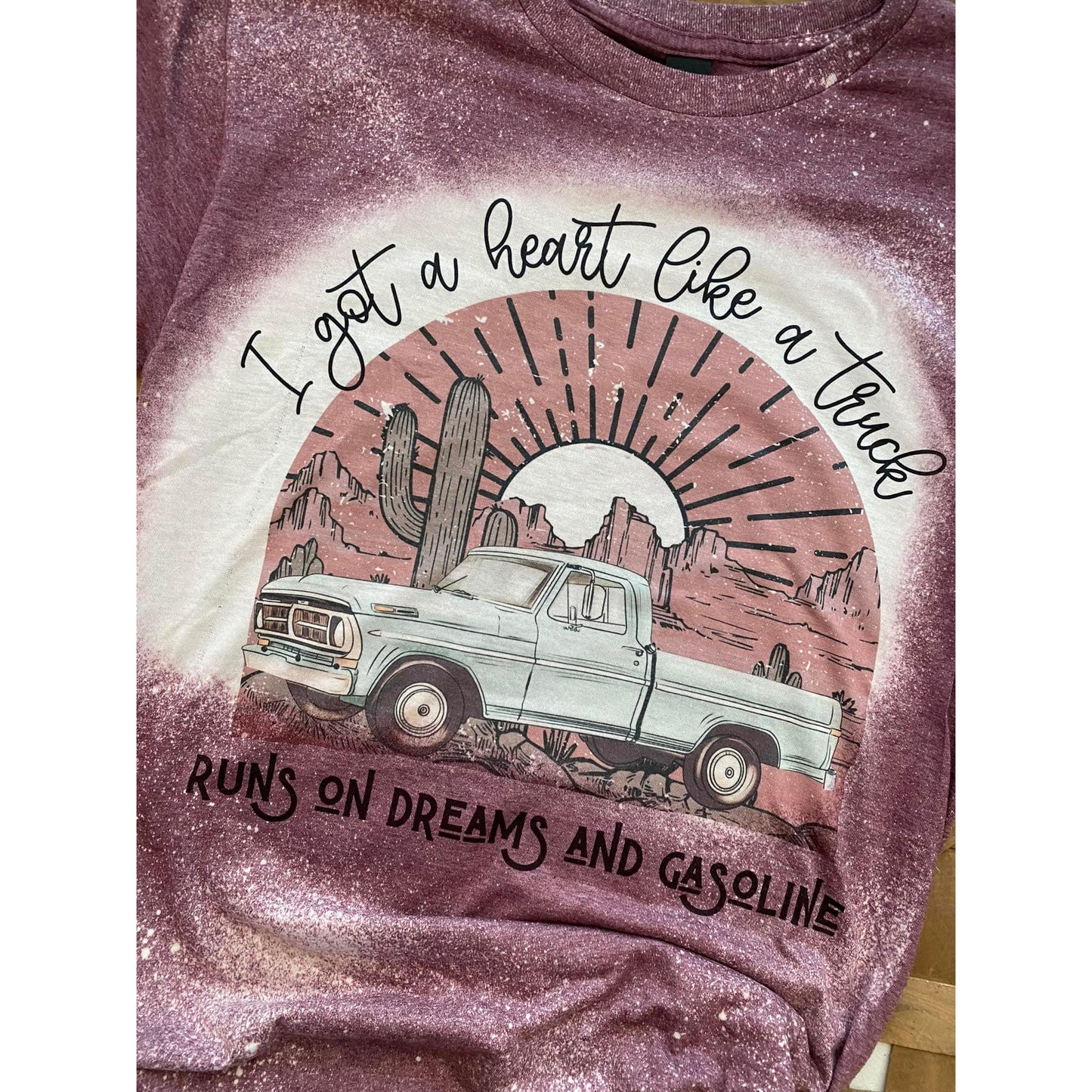 Lainey Wilson's Heart Like a Truck